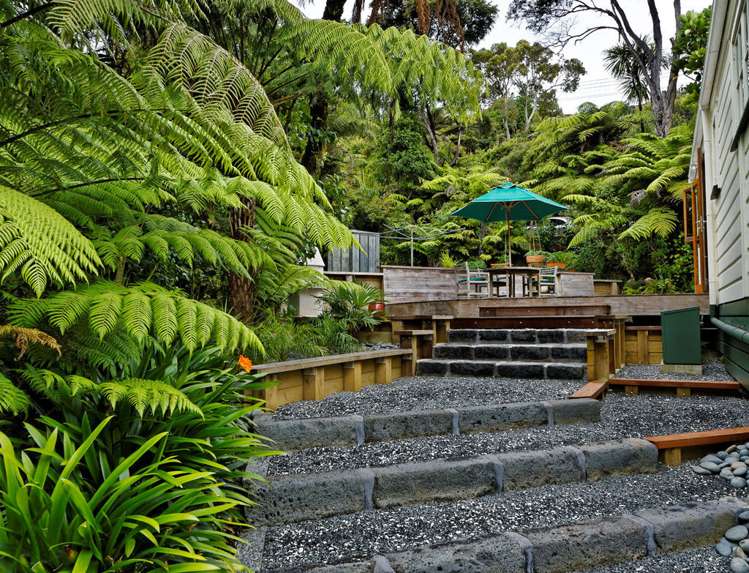 54 Upland Road Huia_15