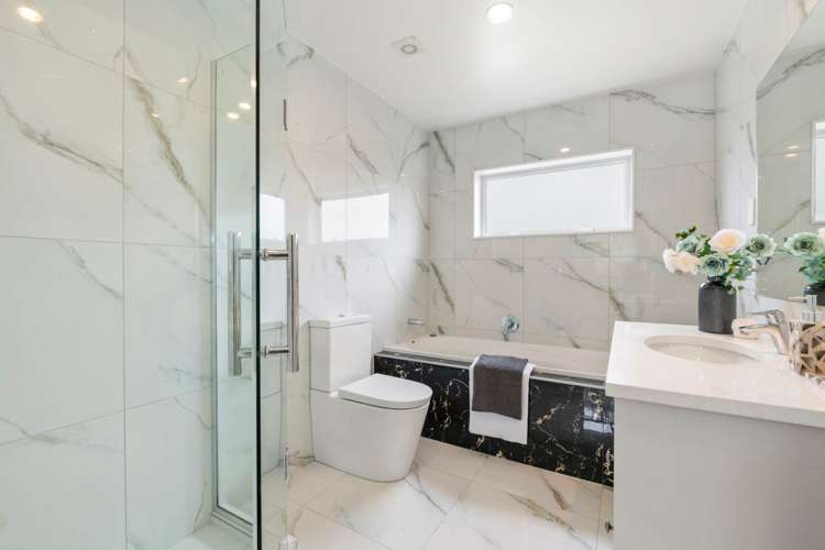 24 Remuremu Street Long Bay_33