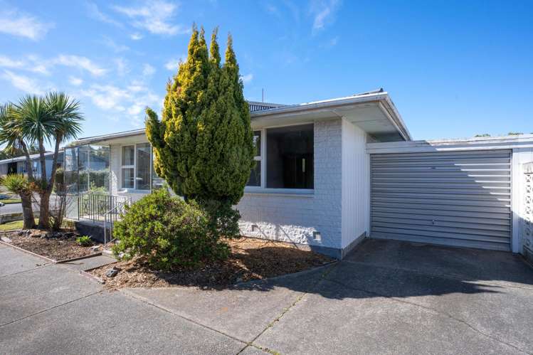 6 De Bloge Place Burwood_9