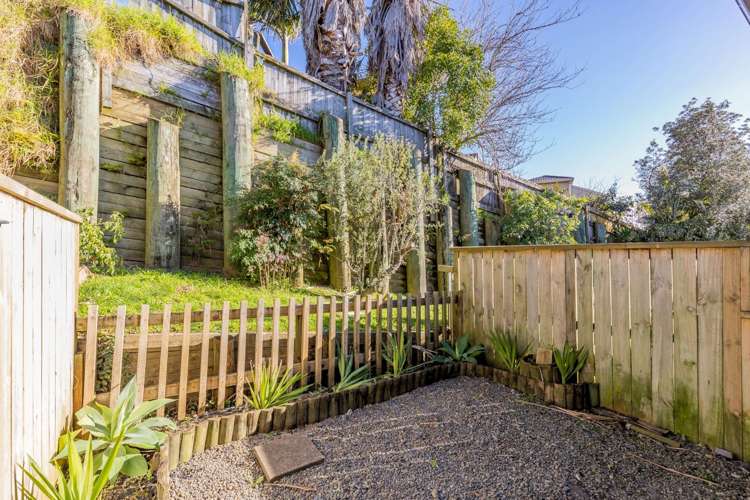 1/11 Pannill Place Oteha_17