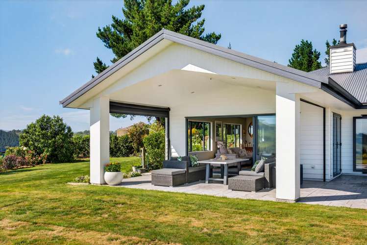 701 River Road Otane_11