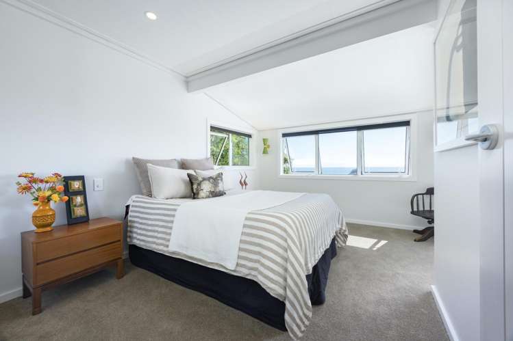 15 Piha Road Piha_18