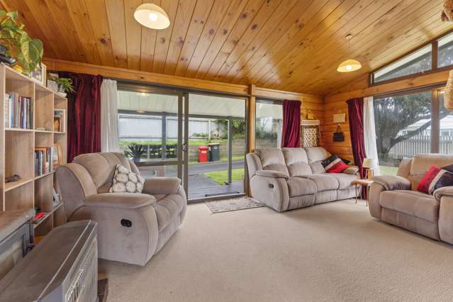 3 Tasman Road Otaki Beach_1