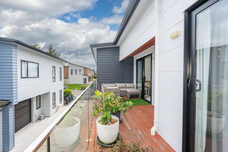 2/11 Gazeley Avenue Silverdale_15