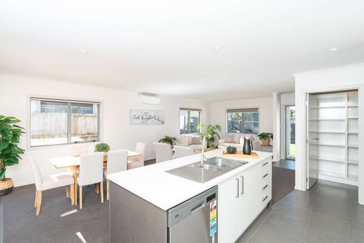 87 Barrington Drive Huntington_7