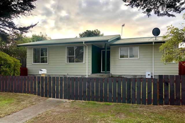 Renovated - 3 double bed house.  Warm & spacious