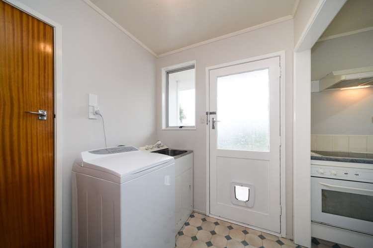 29 Ferndale Place Feilding_16