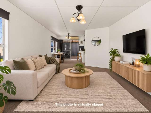 Easy Living in the Heart of Clive