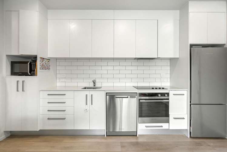 101/36c Greenslade Crescent Northcote_5