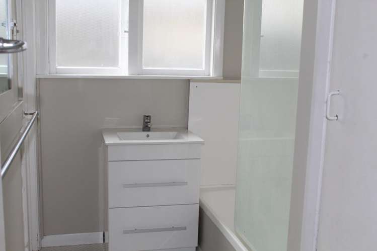 657 Featherston Street Roslyn_6