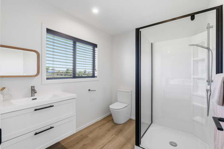 338 No 9 Road East Springdale_12