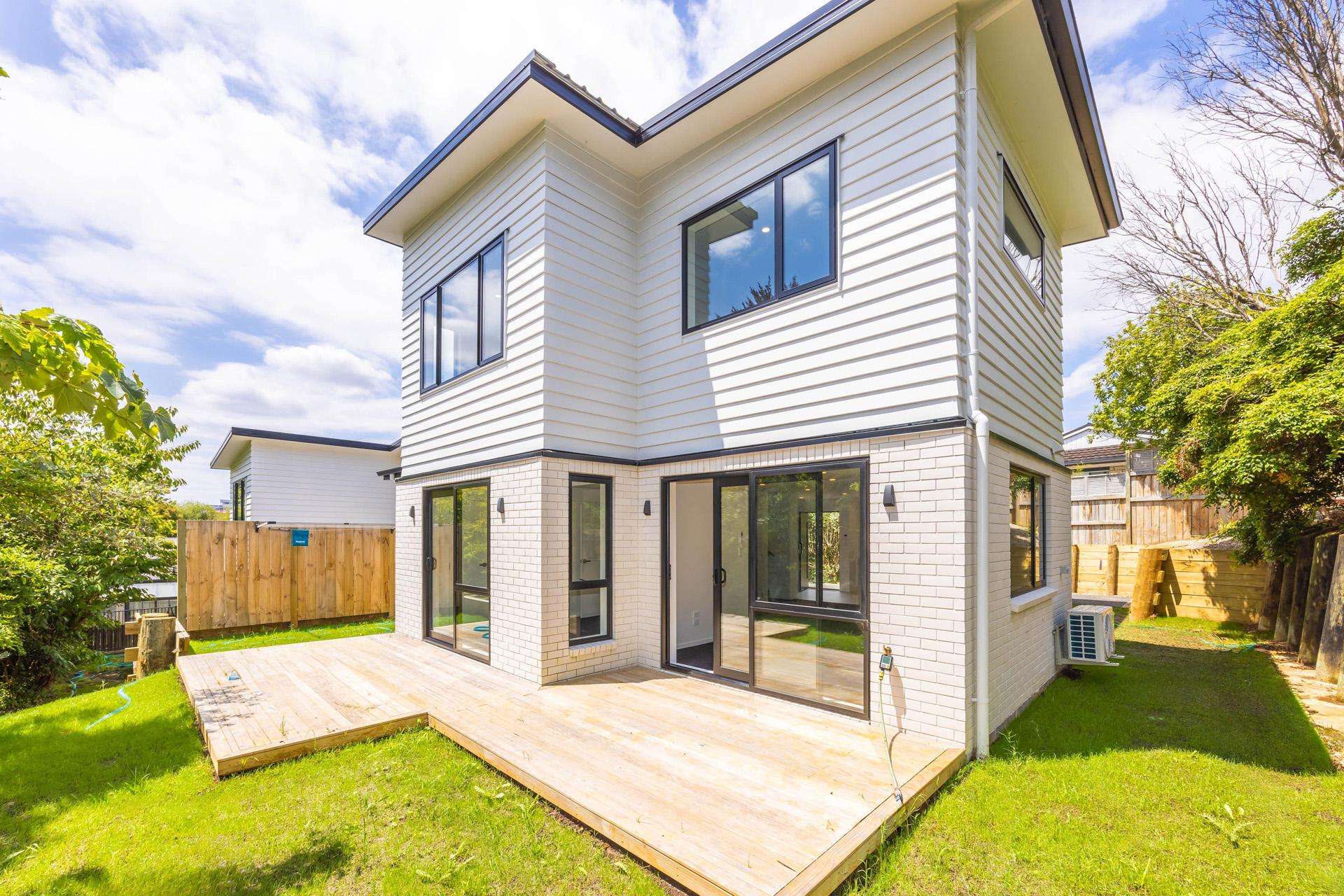 2/40A Exeter Street Glenview_0