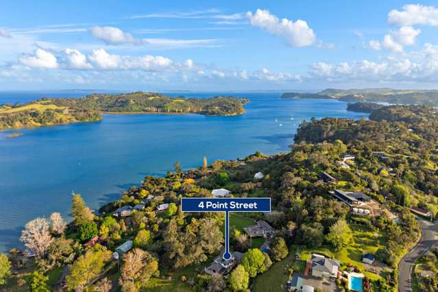 Brick Residence in Coveted Scotts Landing – Ti...