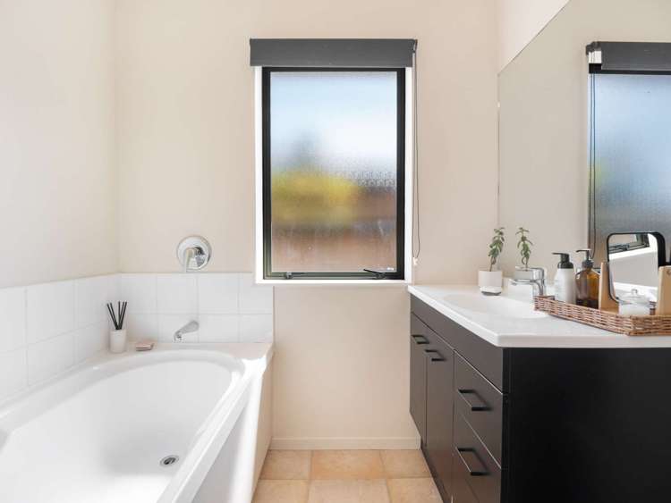 16a George Crescent Buckland_11