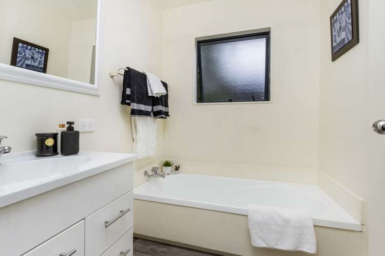 1/12b Coronation Street Belmont_10