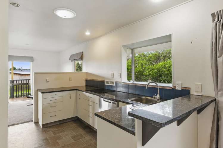 9 Takitimu Street Waitarere Beach_2