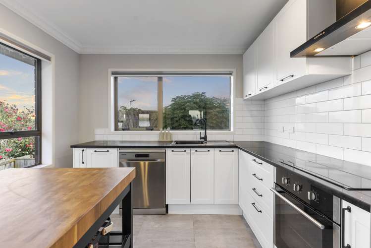 2/42 Raleigh Road Northcote_3