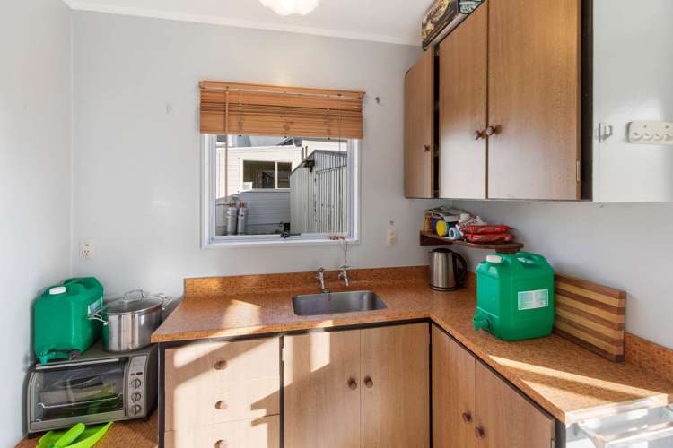 276 No 2 Line Okoia_14