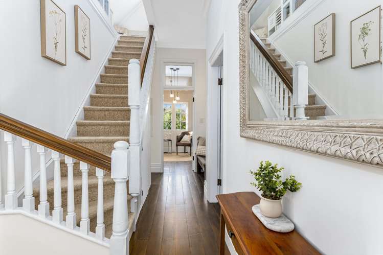 2 Castlemaine Close Karori_16