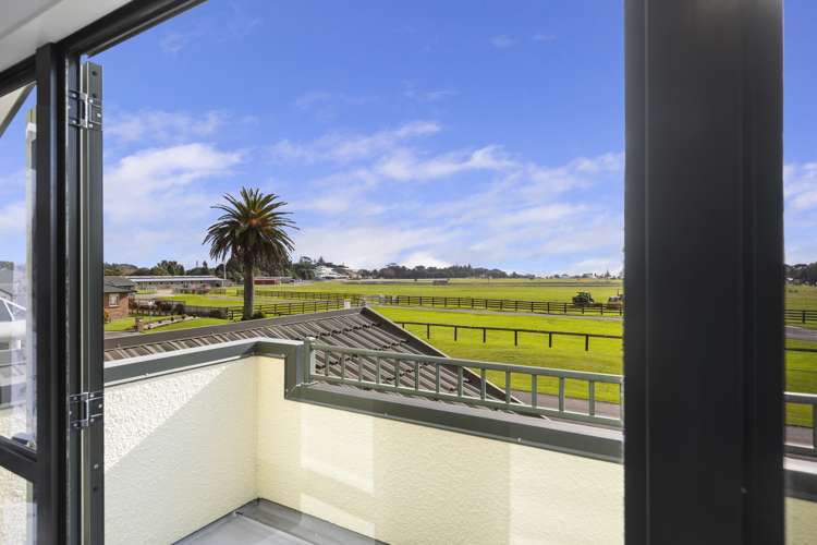 5 Saddle Row Welbourn_13