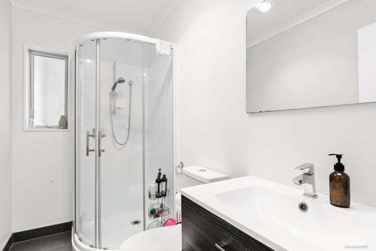 6 Karetai Crescent Favona_12