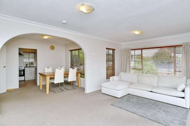 7 Apsley Drive Russley_4