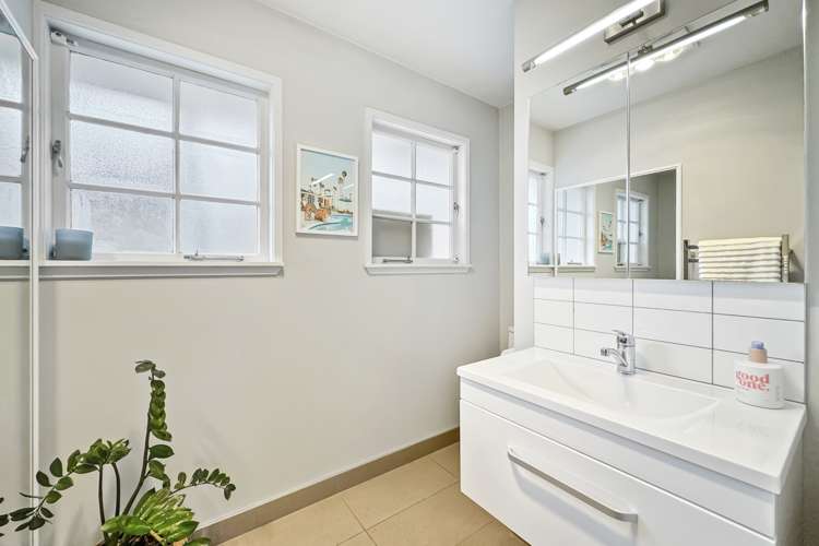 1 Mckenzie Road Mangere Bridge_12