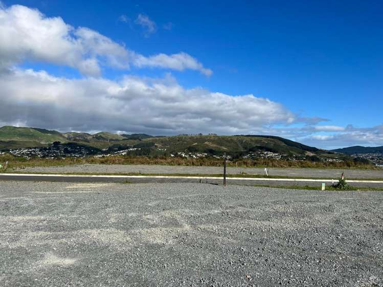 7 Paul Adams Way Aotea_1