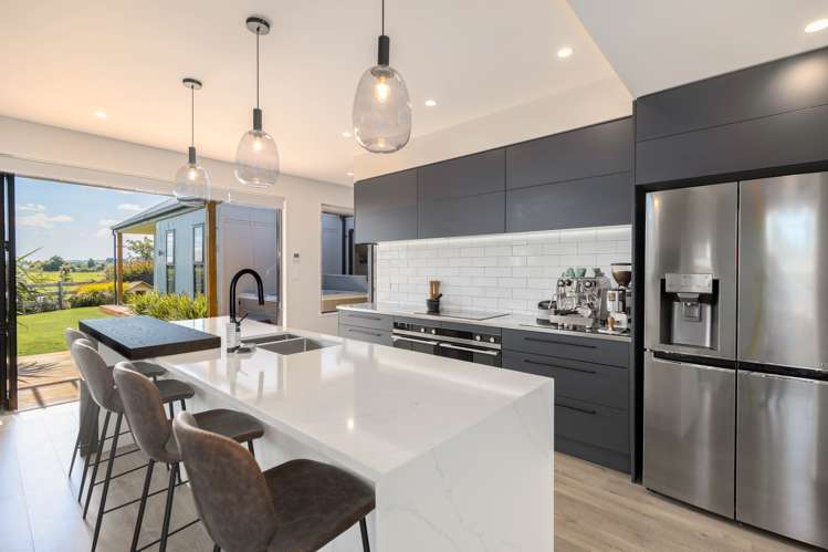 32 Carnaveron Drive Lincoln_9