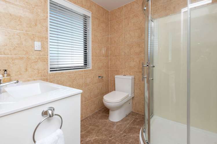 386 Ormiston Road Flat Bush_9