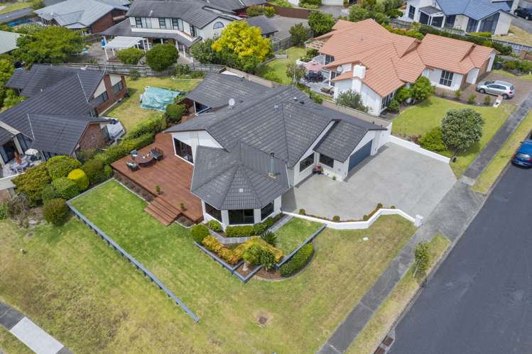 2 Gillard Place Eastern Beach_28