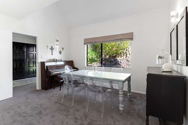7b Bradbury Road Botany Downs_24