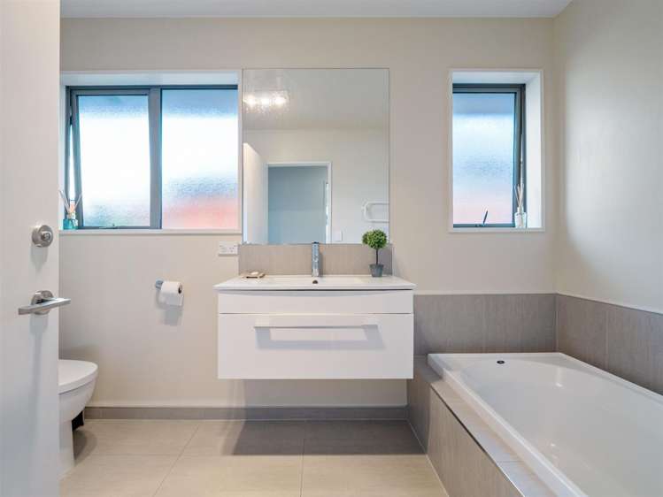 9 Charente Way Yaldhurst_13