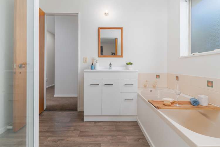 1/7 Kennedys Bush Road Halswell_15