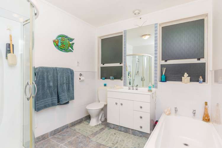 15 Karapiti Place Glen Eden_11