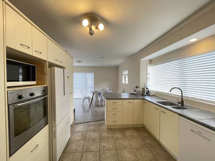 12 John Brooke Crescent 10668_3