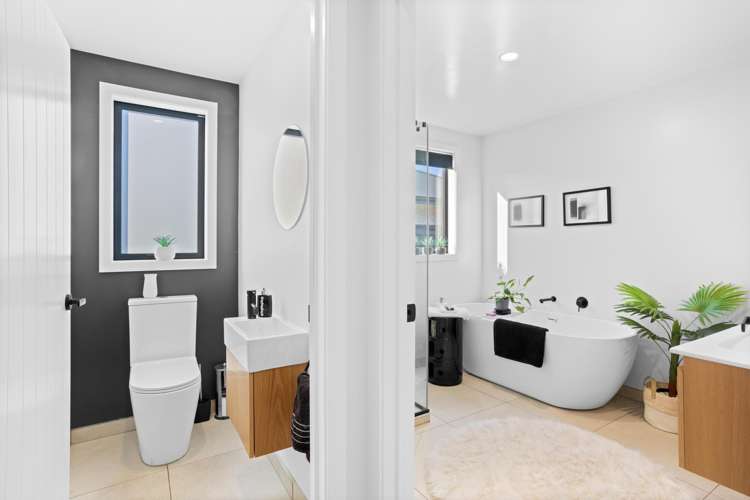 12 Spitfire Drive Burleigh_28