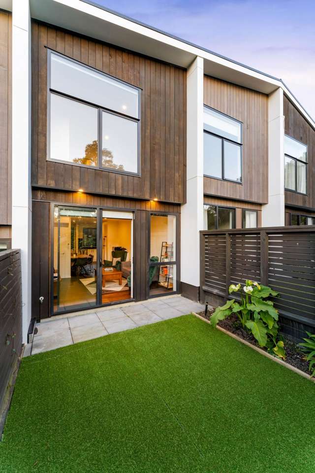 17/37 Glen Atkinson Street St Heliers_1