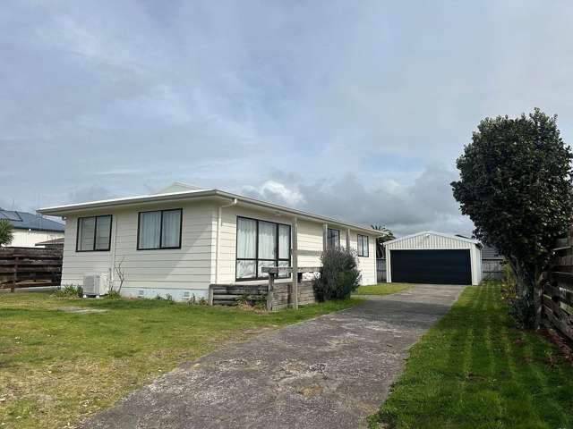 Charming Beach House in Papamoa freshly renovated