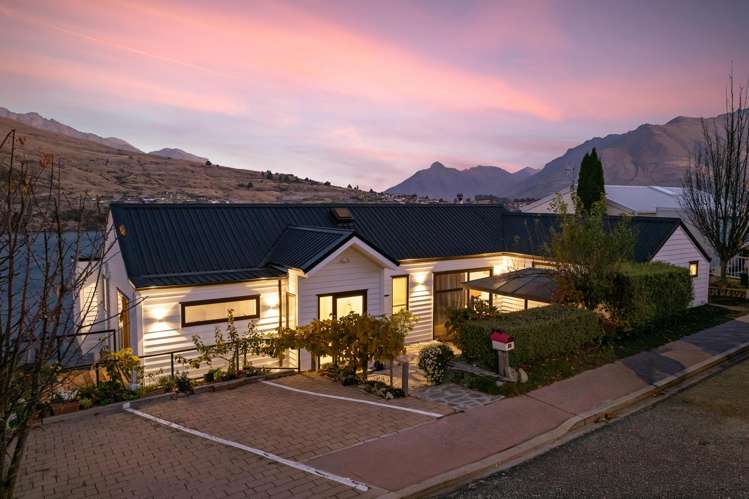 22 Golden Terrace Queenstown_24