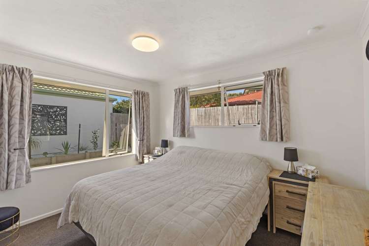 15a Vining Crescent Stoke_8