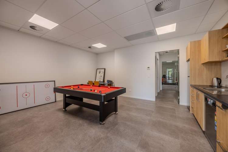 2/10 McCormick Street Wanaka_5