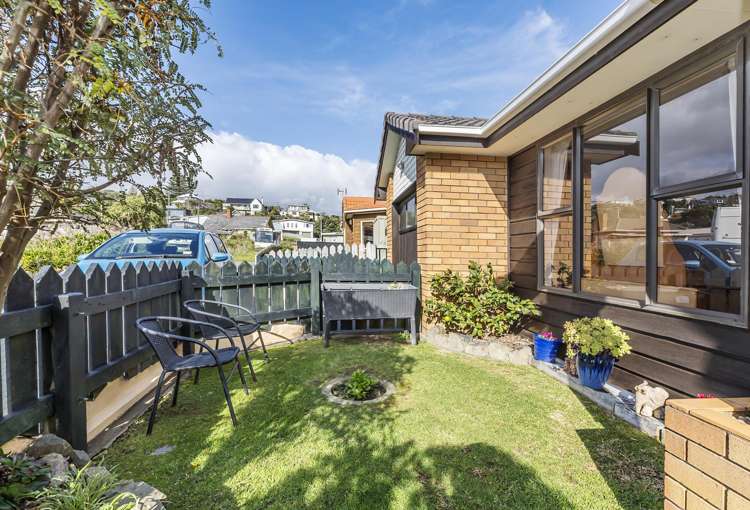 1/4 Richard Street Titahi Bay_16