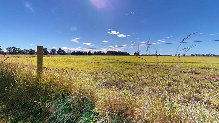 171 Wards Road Chertsey_21