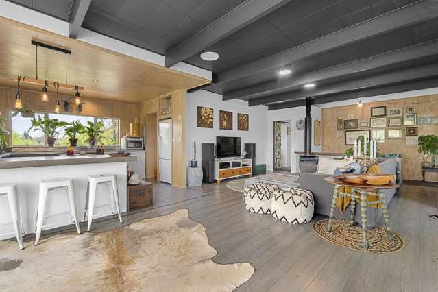 Private Oakura Oasis – Renovated Family Retreat