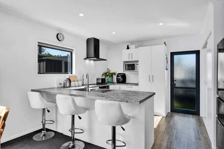 111 & 111a Puriri Street Hawera_16
