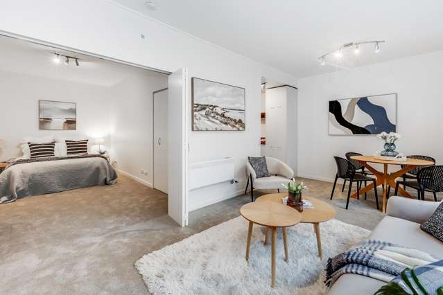 VERY AFFORDABLE CITY BOLT HOLE