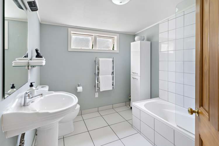 269 High Street North Carterton_23