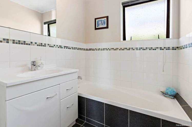 5A Culdaff Place Mt Roskill_10