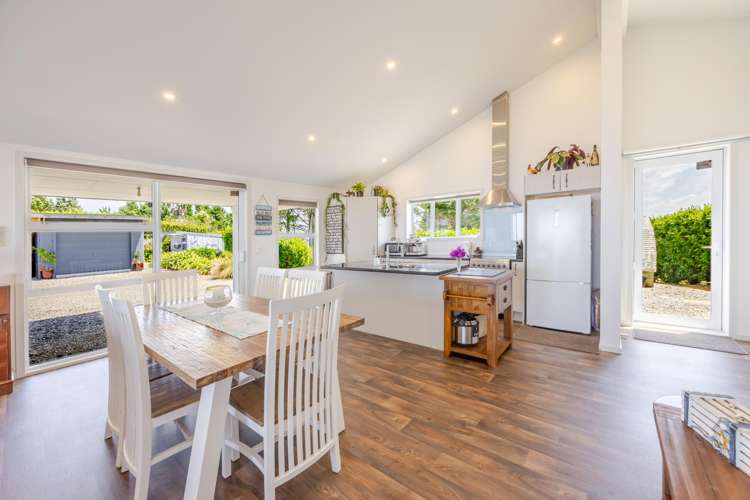 1165 Cooks Tooth Road Porangahau_16